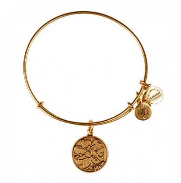 Gifts for Her_Mom Charm Bangle